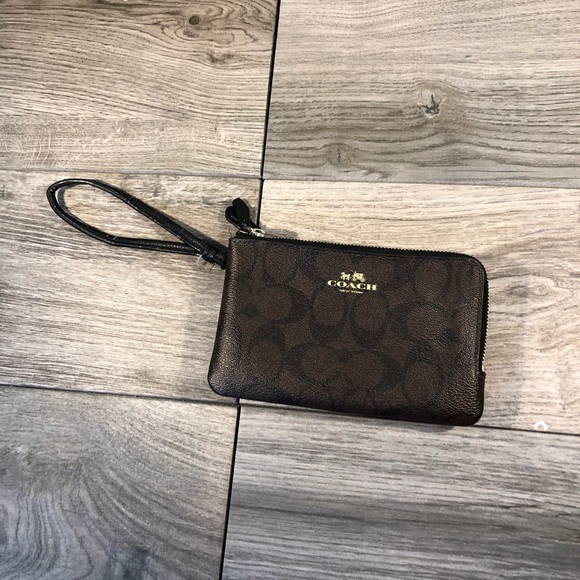 Coach Handbags - COACH WRISTLET F66506